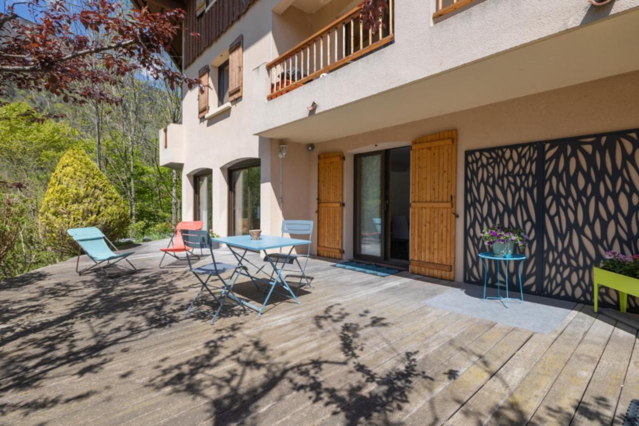 La Tour 74 Apartment Thones Luaran gambar