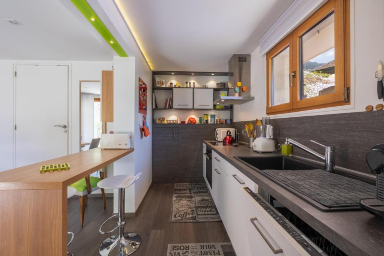 La Tour 74 Apartment Thones Luaran gambar