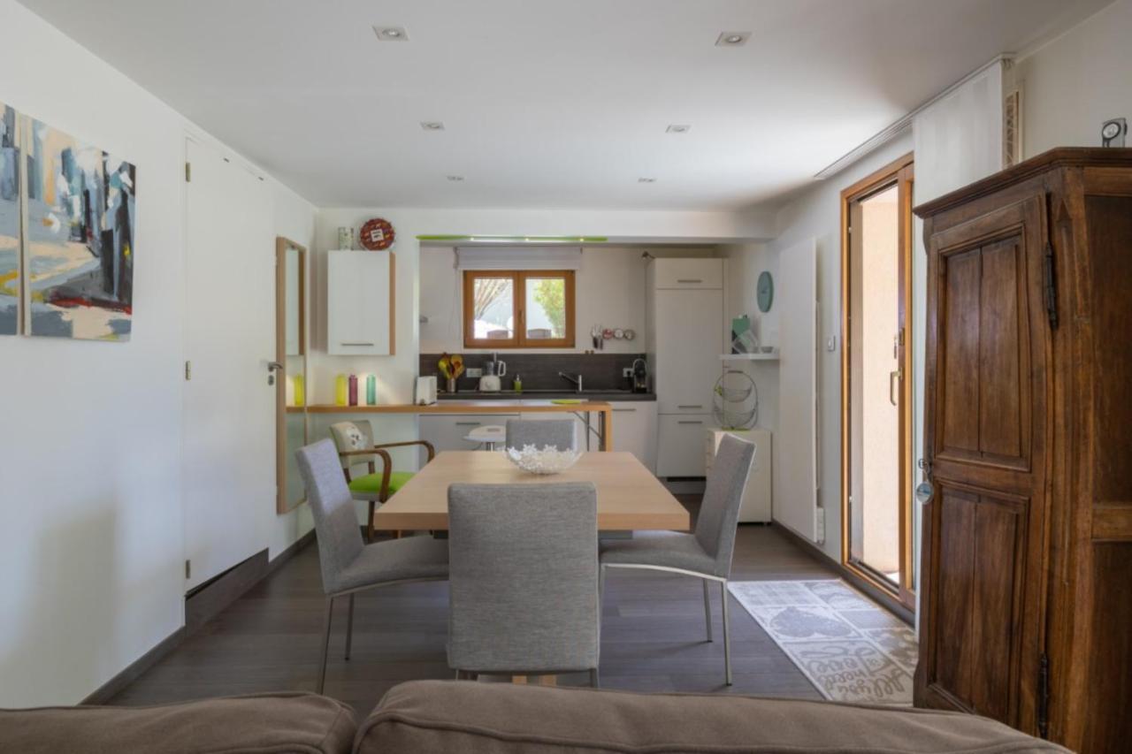La Tour 74 Apartment Thones Luaran gambar